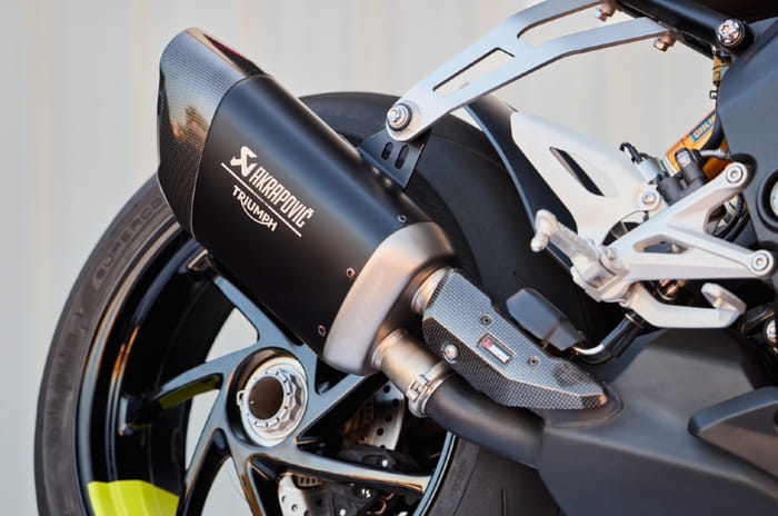 Triumph Speed Triple 1200 RX unveiled